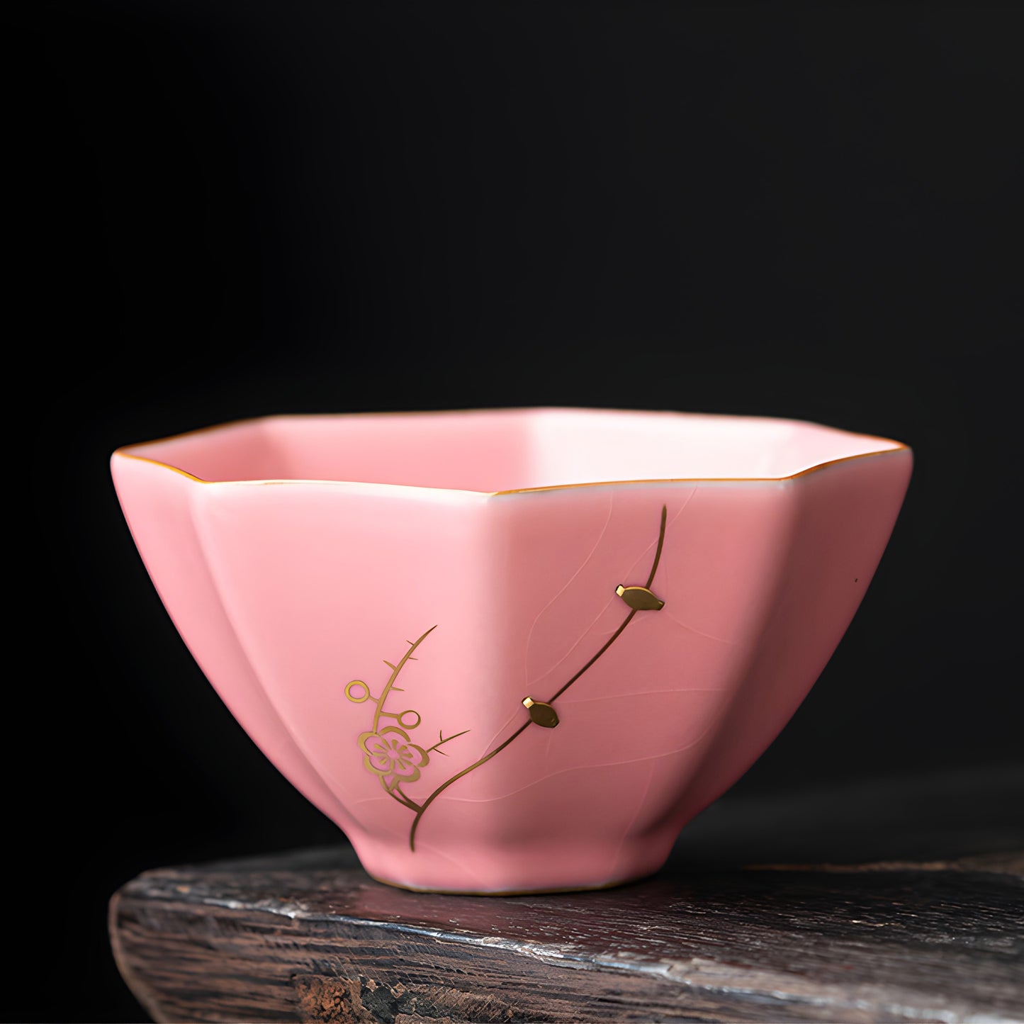 Auric Stitch Elegante achteckige Keramik-Teetasse mit goldenen Blumenakzenten